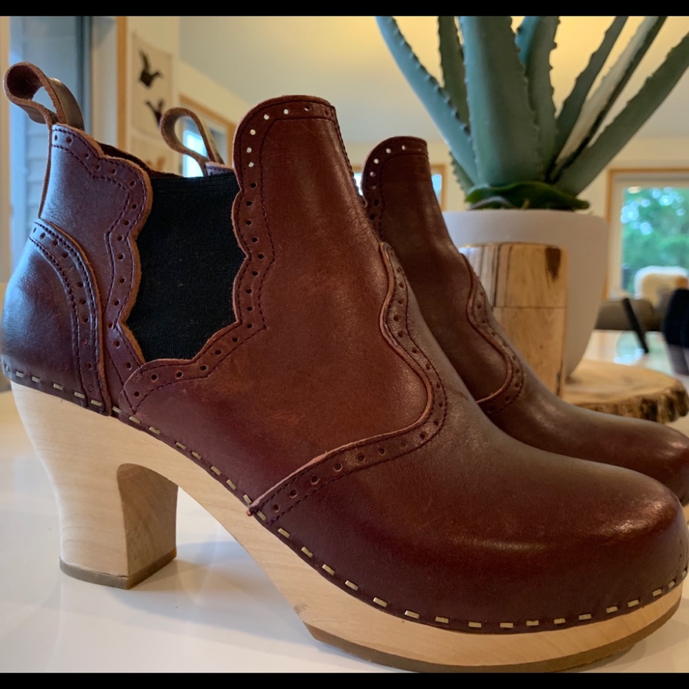 Swedish hasbeens oxblood booties😍